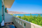 Elounda Kreta, Elounda: Acht Apartments und eine Taverne in prestigeträchtiger Lage zu verkaufen Gewerbe kaufen
